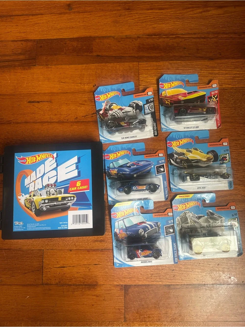 Hot Wheels Cars Lot 7 Bundle & Car Case 6